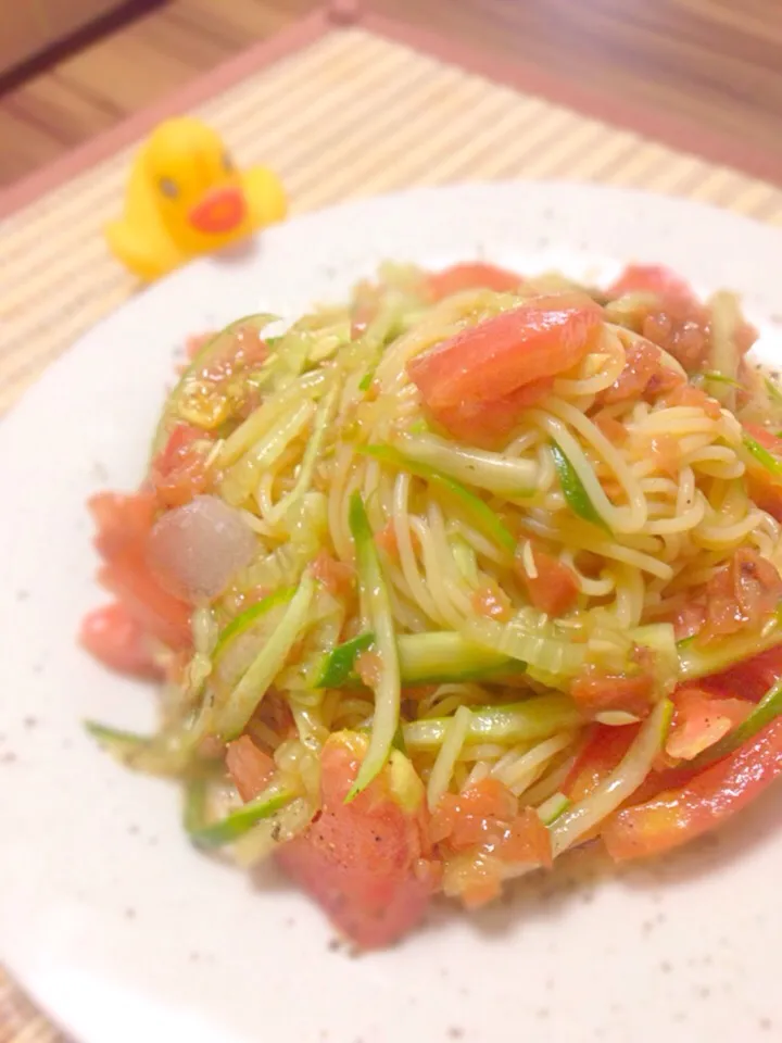 トマトときゅうりのレモン風味冷製パスタ|naoyaさん