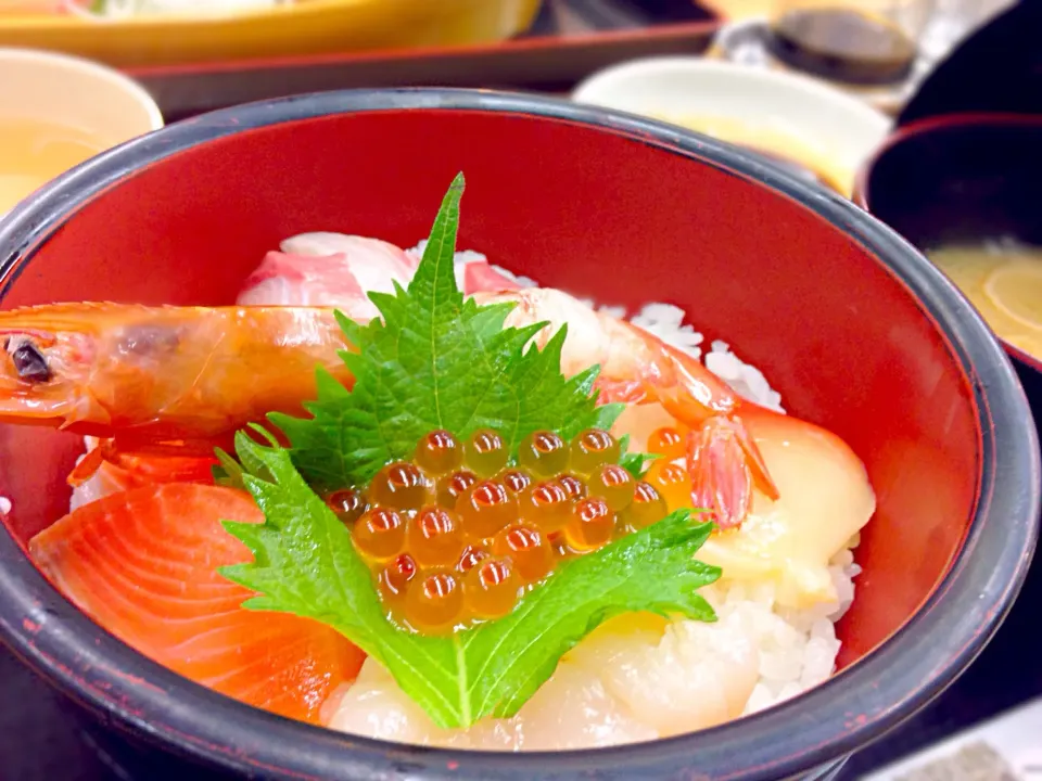 海鮮丼|たぴおかさん