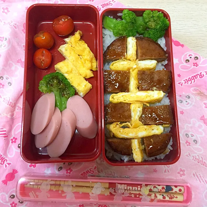 Snapdishの料理写真:Hamburger & Egg Roll|meraflorさん