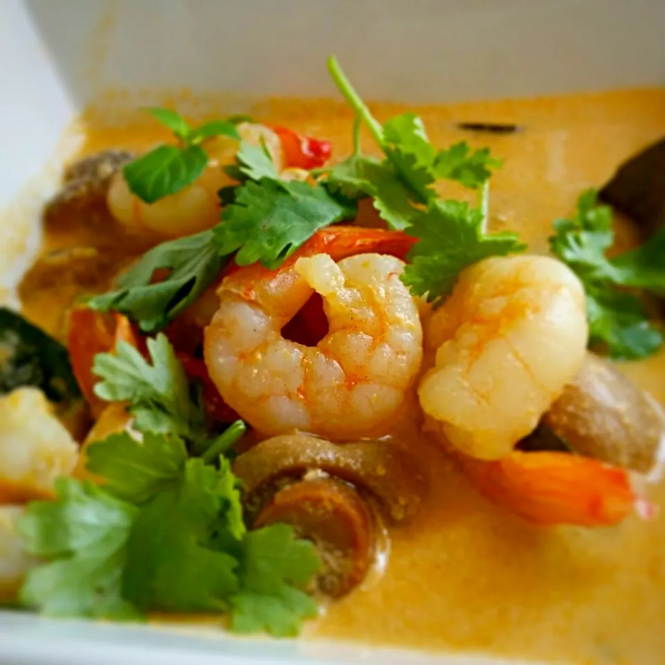 Thai dish - tom yum gai soup, hot, super spicy n sourish|Chua Jeanさん