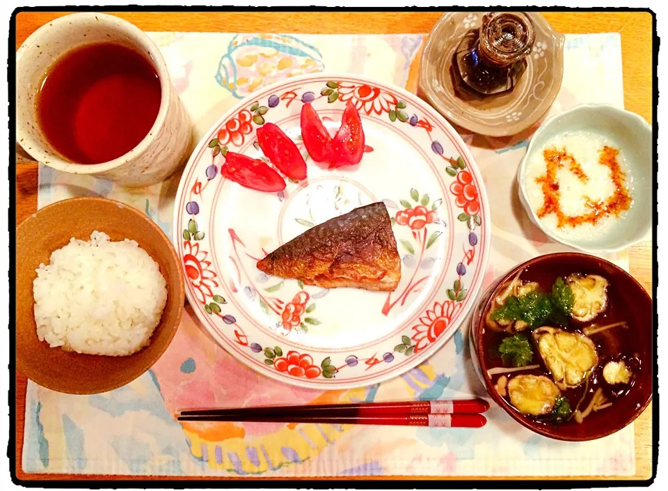 Snapdishの料理写真:塩さば、とろろご飯定食♪|yuzutar0uさん