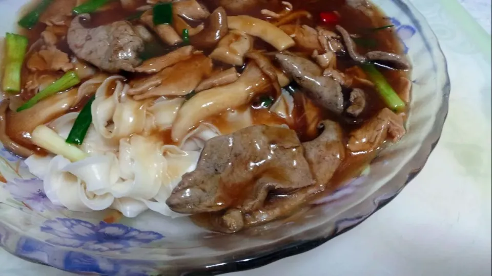 noodle with calf liver|steven z.y.さん