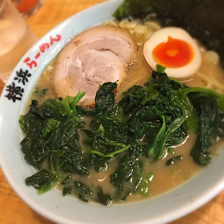 はじめてきたので普通のラーメンにほうれん草トッピング！|NanaMOさん