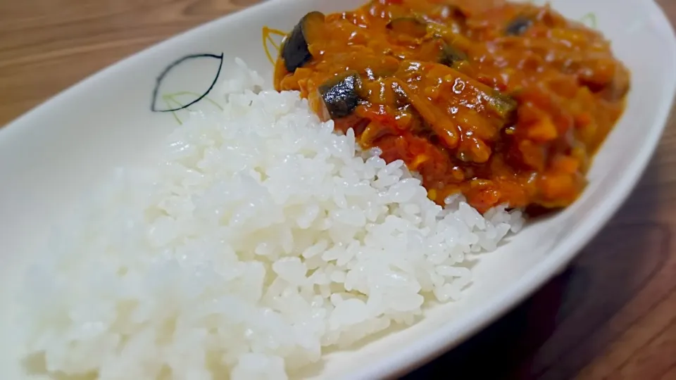 ナスとあらびきミンチのカレー|ようかんさん