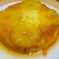 Snapdishの料理写真:Golden licking good. #pineapple cake|Gabriel Marquesさん