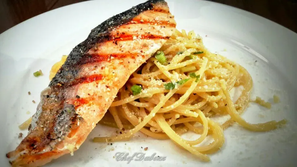 Grilled salmon n spagetti

 #Pasta|Stephen Lomantowさん