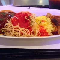 🍀ハンバーグとパスタとカレーのトリプルランチ|みんさん