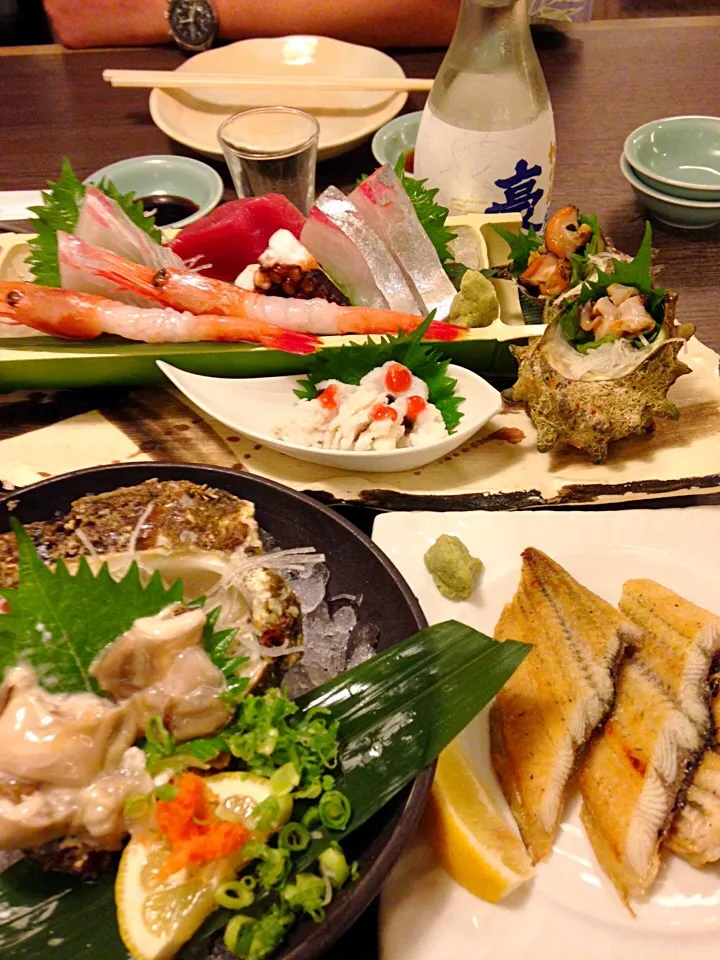 がんこ寿司 本店                お昼からご馳走です＼(^o^)／Daytime drinking!! Sashimi prime (red snapper, tuna, jack fish, shrimp, octopus, pike eel ) and cold sake. So happy!!|yorikoさん