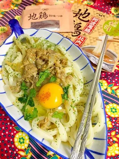 Snapdishの料理写真:金魚の肴2015イチオシ夏麺その7　レンチン冷凍うどんがお役立ち　地鶏つゆスタミナ冷やしうどん #うちバル #金魚の肴|青山金魚さん