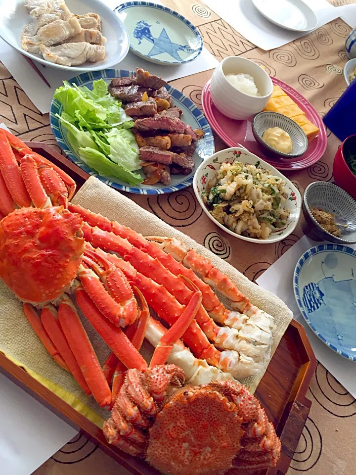 お盆休み最終日〜タラバ！ずわい！毛蟹！食べ比べ(͒⑅′࿉‵⑅)͒ෆ*|さくたえさん