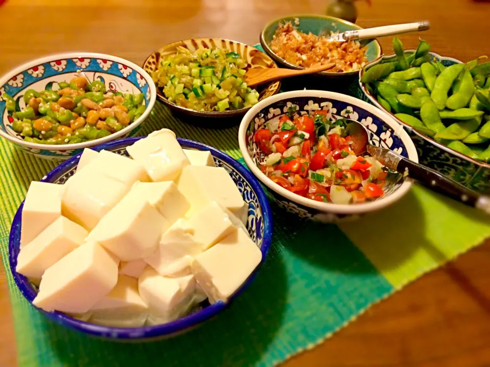 Top your own tofu dinner 冷奴何でもトッピング祭り|Junya Tanakaさん