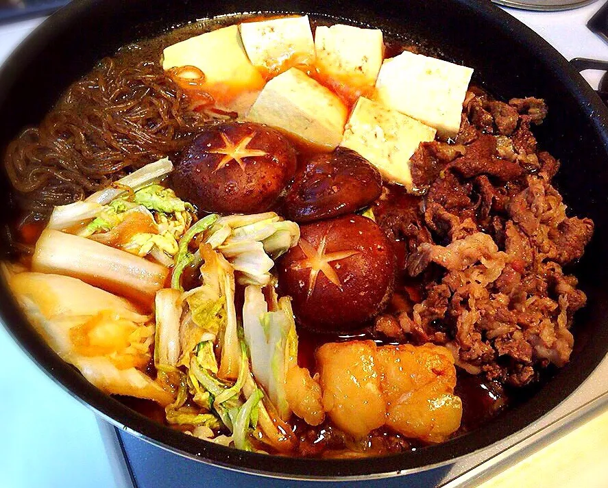 Snapdishの料理写真:今日の晩御飯にすき焼き！！！
Sukiyaki😍|Jane's style of cookingさん