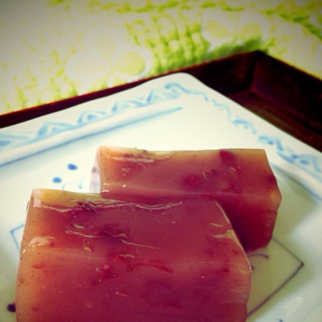 Sweet red bean paste jelly with Japanese arrowroot starch葛ようかん