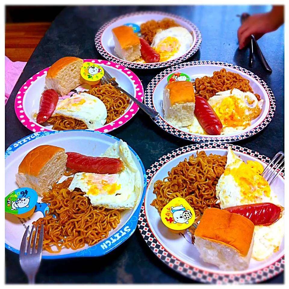 All in one plate :) kids breakfast .super easy kids meal.|松下ジェニファーさん