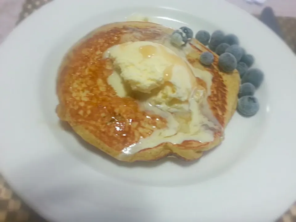 Pancake with icecream|Kaz Kさん