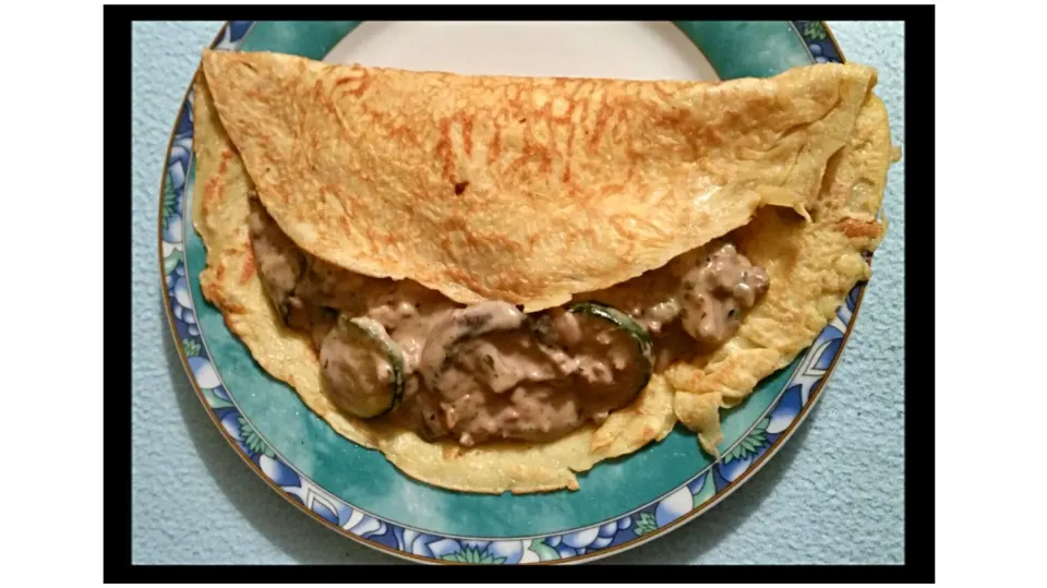 Selfmade Omelet filled with mushrooms, red pepper, beef and cream sauce
🎀🎀🎀🎀🎀🎀🎀🎀🎀🎀🎀🎀🎀🎀🎀🎀🎀
Gfüllti Omelette|Najeskaさん