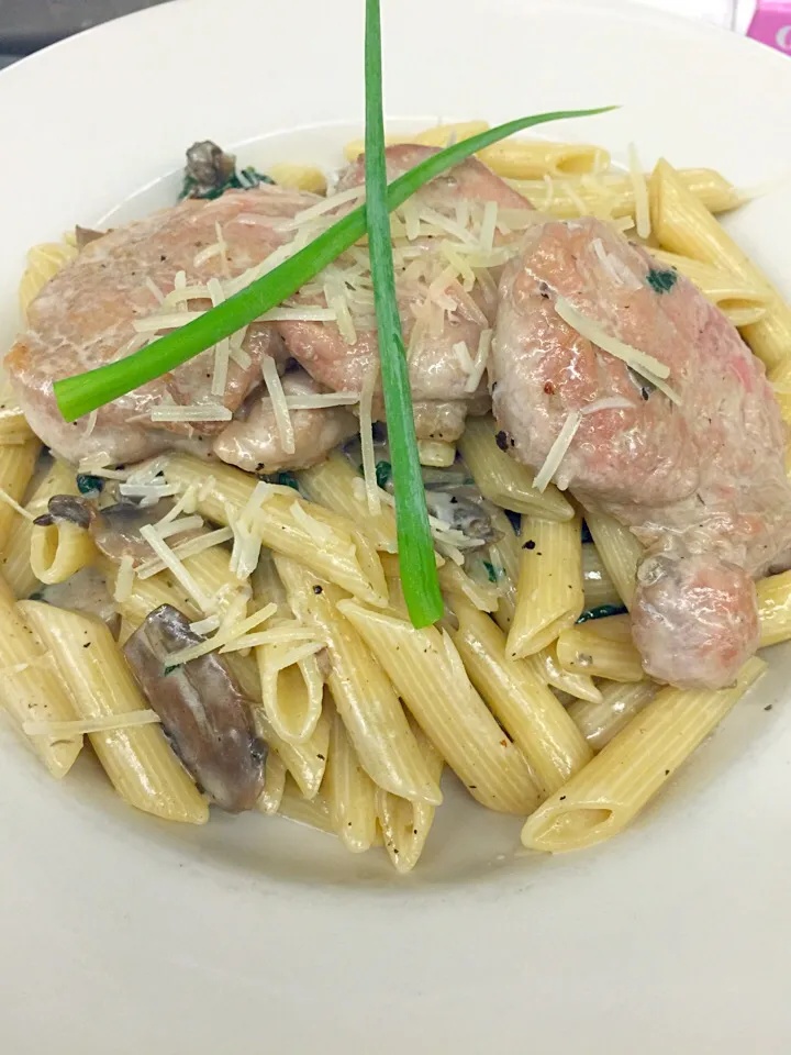 Pork Medallions over Penne Florentine|Chef Ampさん