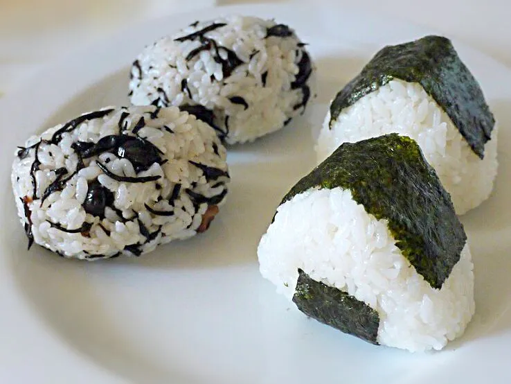 婆弁47!最近はおにぎり🍙今日は黒豆ひじきの塩麹煮を混ぜて～|ふかرさん