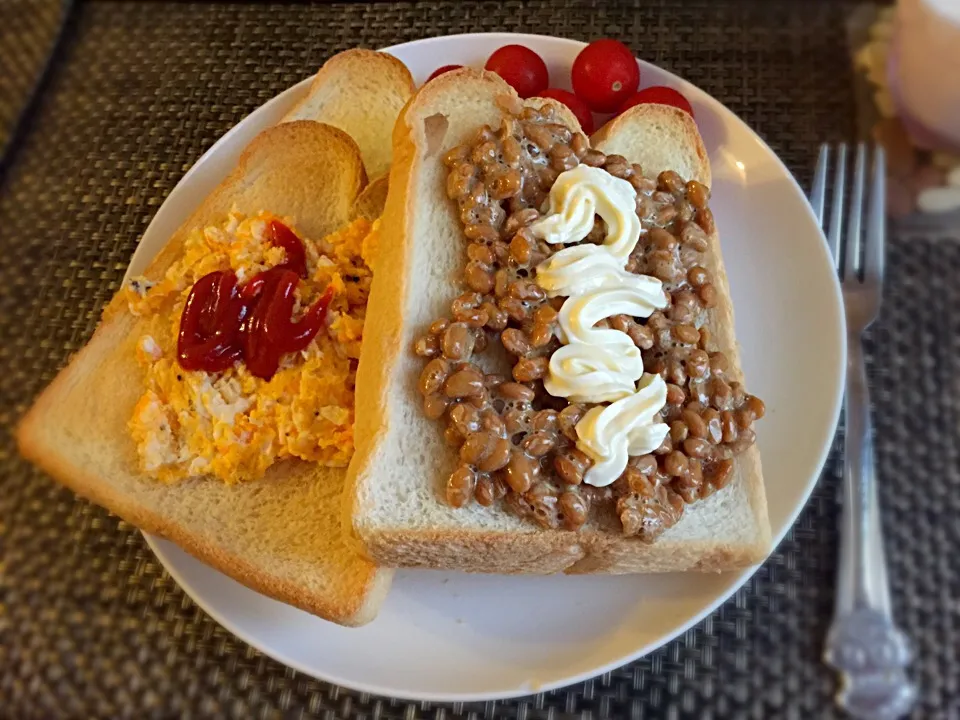 納豆トースト、オムレットトースト、バタートースト。|あーいー🍚さん