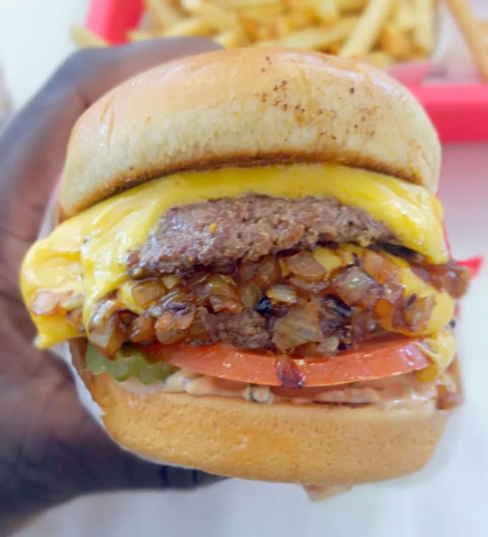 Snapdishの料理写真:In 'n' Out Burger yummmm!!!|jourdanさん