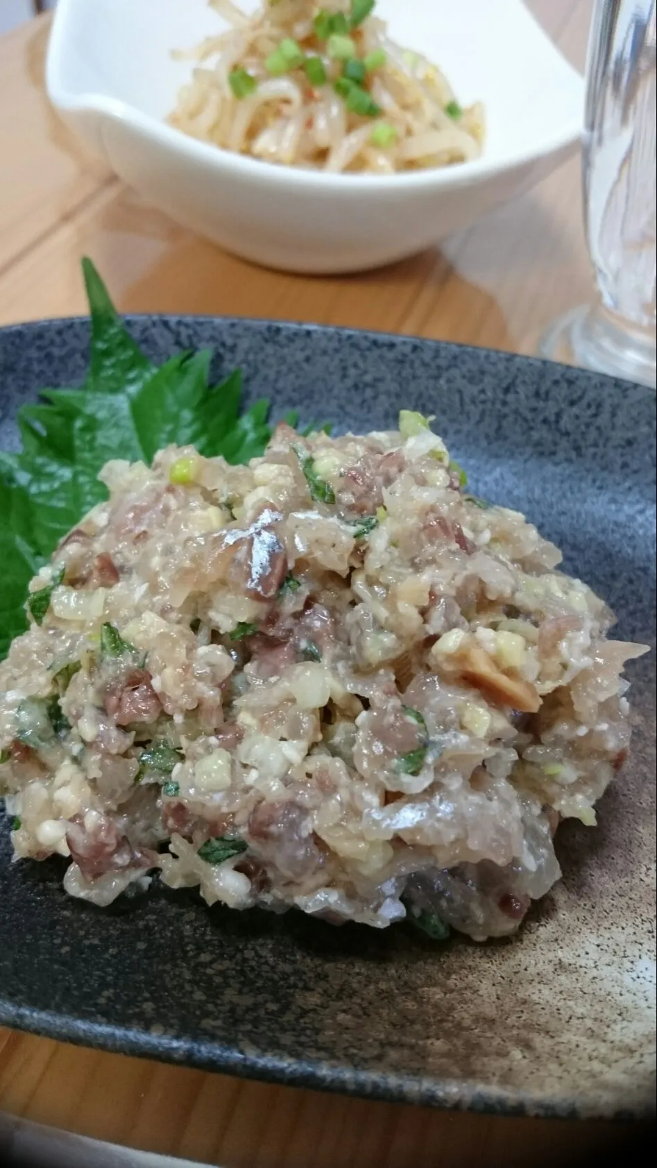 鯵のなめろう 😍  🍶 と 共に🎵   
ストレスからか😅 たたき(トントン  し)過ぎちゃった    (－－〆 ﾑｶｗｗｗ|yucaxxxさん