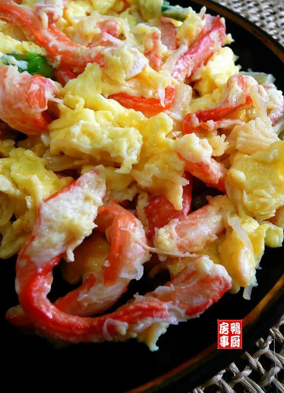 Snapdishの料理写真:雪蟹干贝炒蛋。。。scrambled egg with crab meat and dried scallop 2|steven z.y.さん