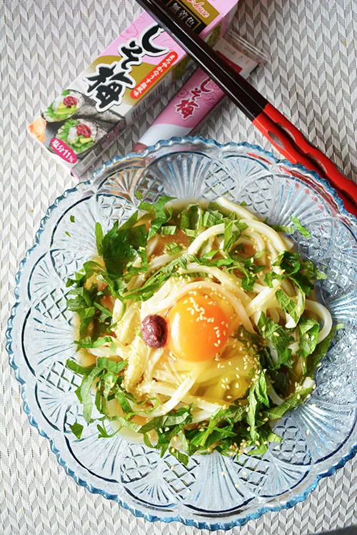 金魚の肴2015イチオシ夏麺その9　3分でランチ！　しそ梅冷やしうどん　-　スパイス大使×豊菜JIKAN -　 #うちバル #金魚の肴|青山金魚さん