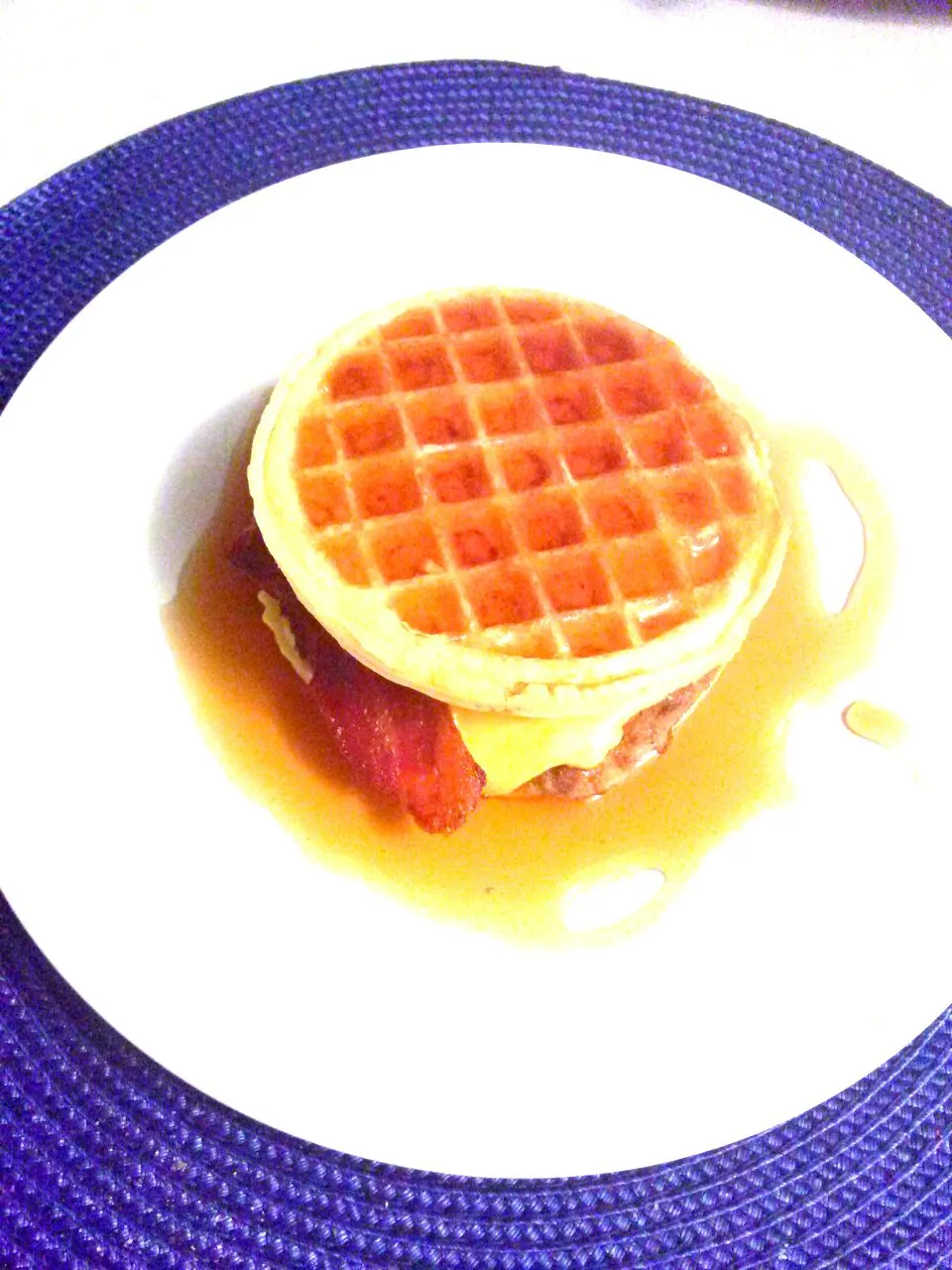 bacon waffle cheeseburger|demetric bradleyさん