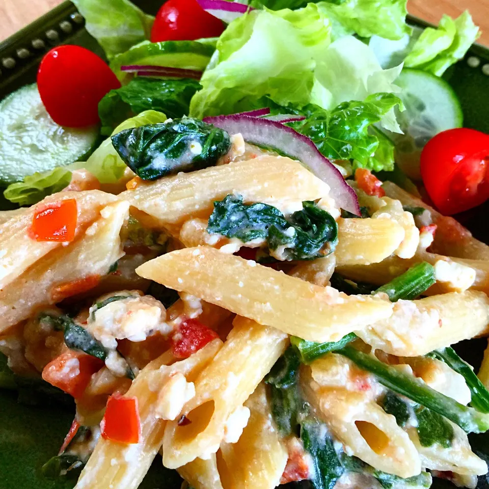 Spinach tomato and feta pasta #nomeatmonday|mamaeriさん