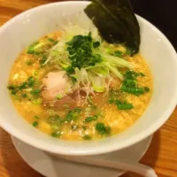 Snapdishの料理写真:鶏卵ラーメン|Tomoe Suzukiさん