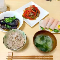 チャプチェ
茄子の煮浸し
ハムのカイワレとズッキーニ巻き
雑穀米
お味噌汁|りょうさん