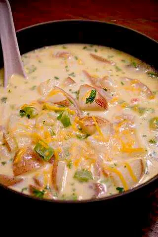 Freshly Homemade  Clam Chowder W/ Chunks Of Red Potatoes and Chedder Cheese...|Sheila Harrisさん