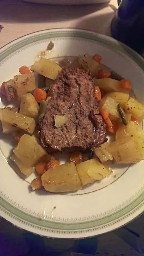 Deer Meat W/ Potatoes  And Carrots|Sheila Harrisさん