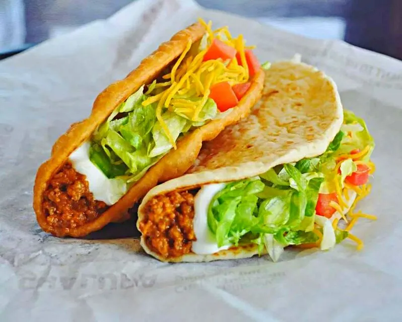 Soft Shell Taco Supreme W/ Sour Cream, Lettuce,Tomatoes, Cheese, Ground Beef|Sheila Harrisさん