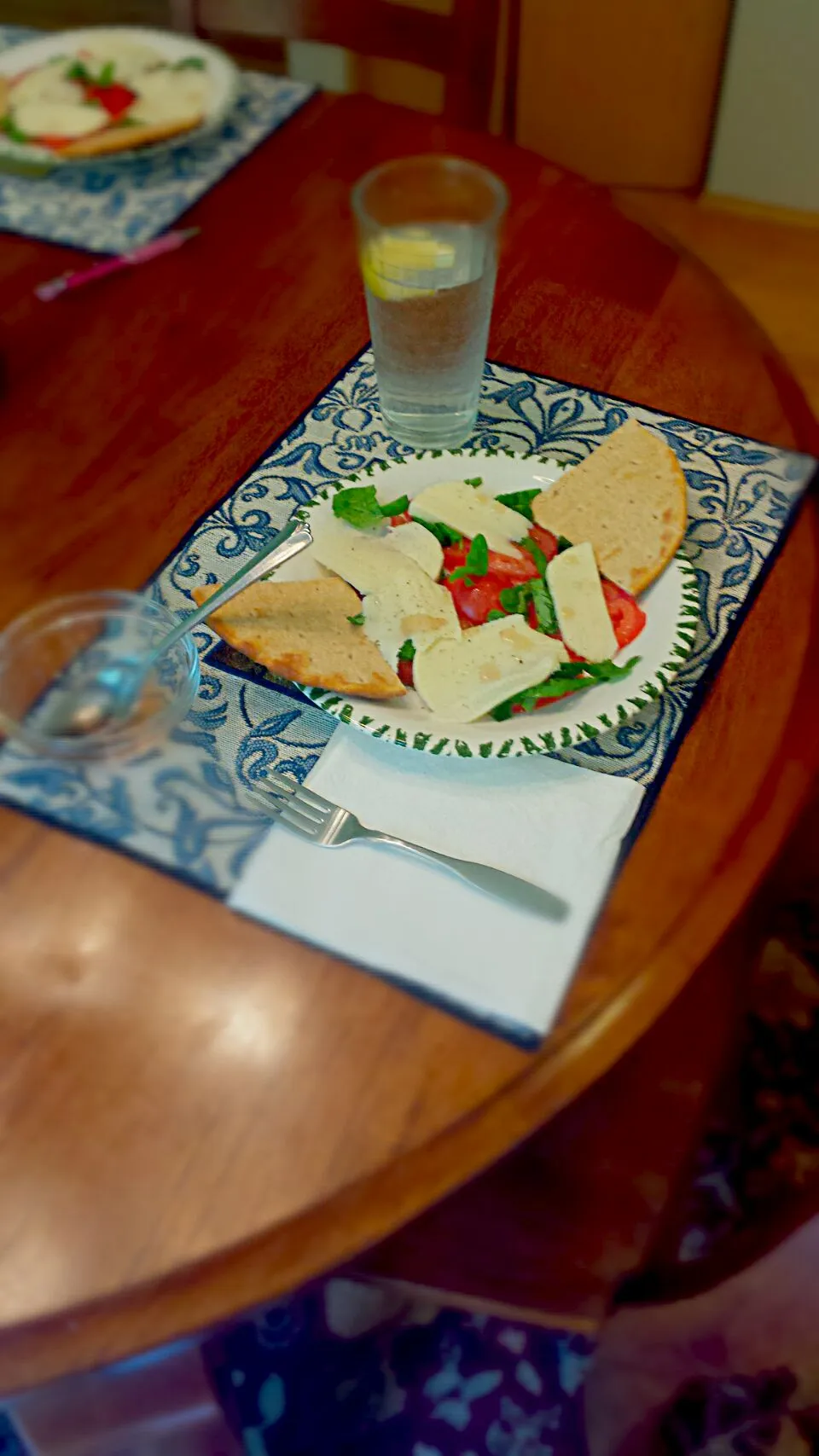 caprese salad and flat bread #salad|Chiara Alexandria Medeirosさん