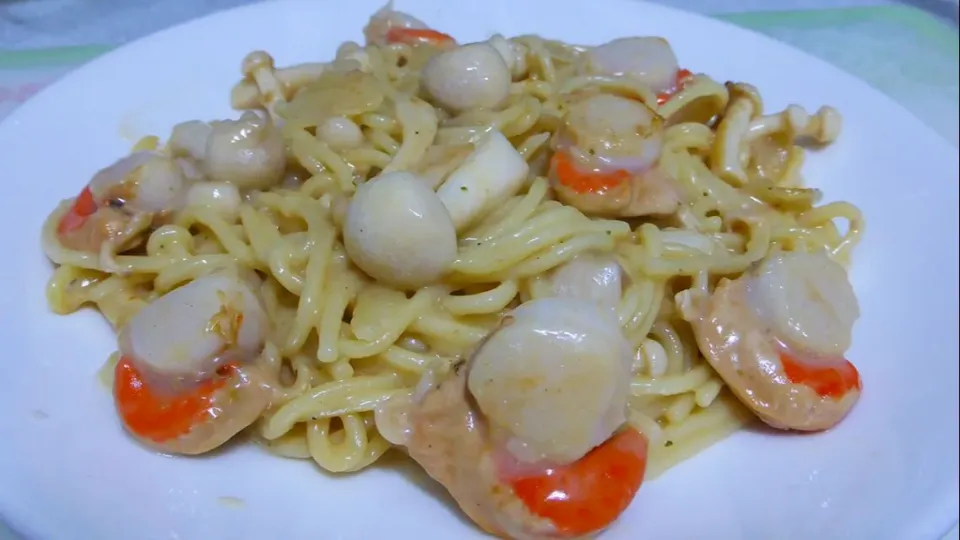 Snapdishの料理写真:扇贝意面。。。pasta with scallop|steven z.y.さん