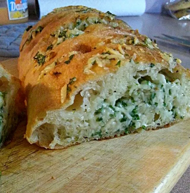 I went to visit my Aunt & the aroma of her Fresh Baked Garlic Bread touched every Sense! 🍞 😃 🍞 I got the first slice & To go Box #Bread #Snack/Teatime #Side dis|Alisha GodsglamGirl Matthewsさん