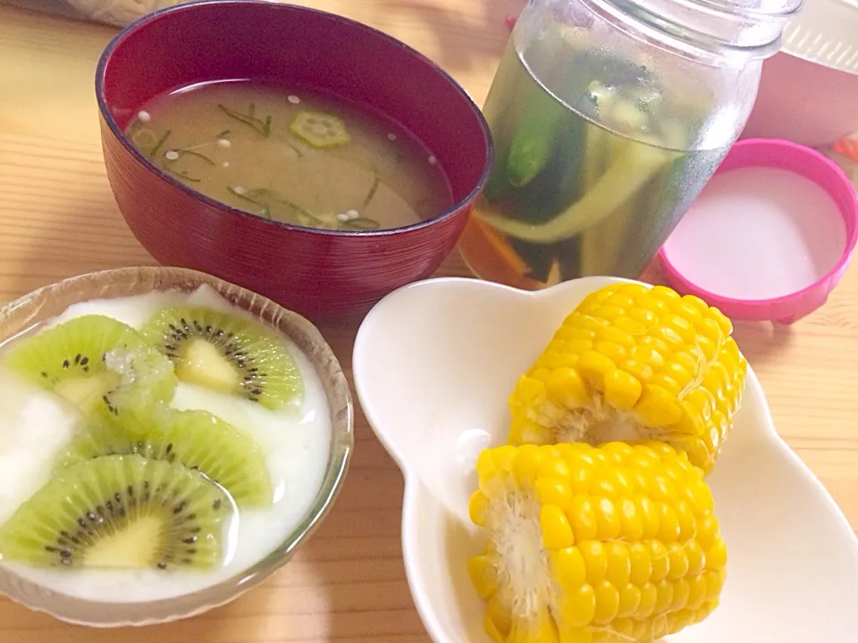 ご飯炊き忘れた朝は。野菜に頼るー(^ー゜)|Chie Kobayashiさん