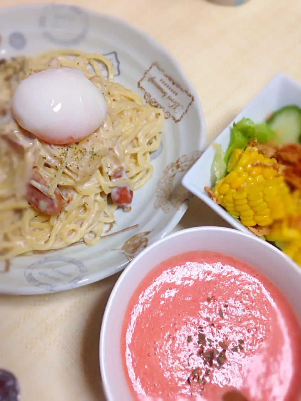 Snapdishの料理写真:夕飯#温玉クリームソースのパスタ
          時短！トマトの冷製スープ|モグちゃんさん