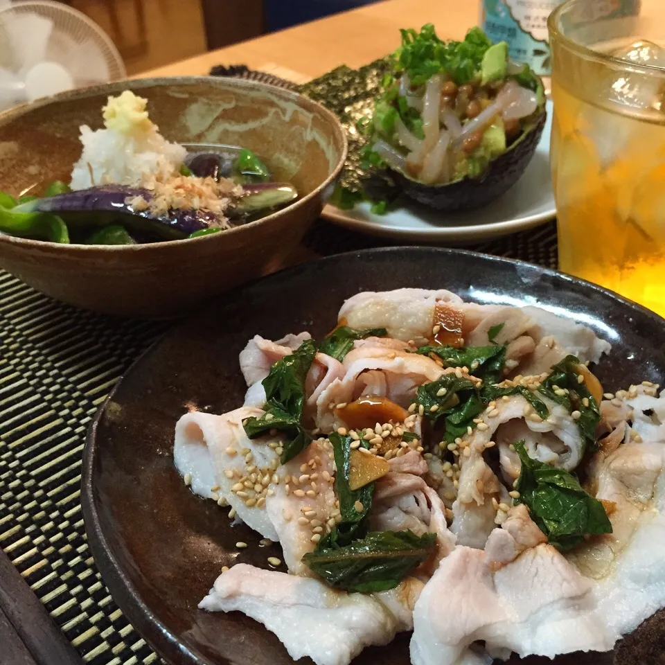 Snapdishの料理写真:豚しゃぶ大葉醤油漬けのせ他|maruruさん