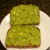 whole grain bread and avacado spread #Vegan #Bread #healthy|Chiara Alexandria Medeirosさん