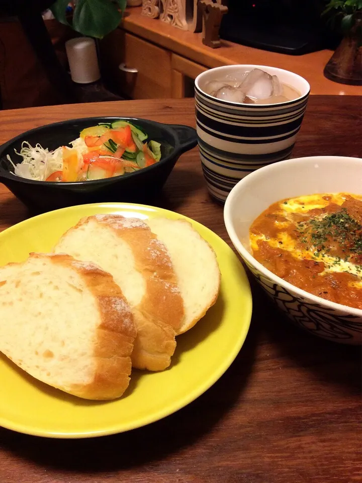 Snapdishの料理写真:ゆっこちゃんのミルクハース&メープルミルクハース、残りモノ トマトとチキンの簡単カレー、カット野菜サラダ 2015.8.19|キラ姫さん