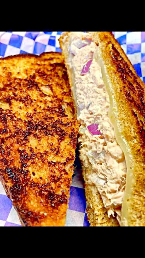 Snapdishの料理写真:Grilled Toasted Tuna Fish On White Bread W/ Swiss Cheese|Sheila Harrisさん