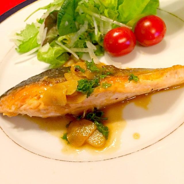 生鮭のムニエル ガーリックバターポン酢ソース まるま Snapdish スナップディッシュ Id 5phlca