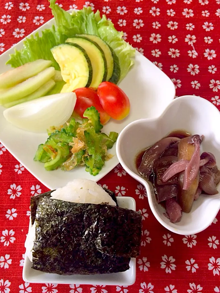 芋がらとしめじの甘辛煮・スイカとズッキーニと玉ねぎのピクルス・ゴーヤのおかか和え💕|ＳＵＺＵＫＩさん