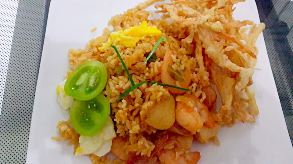 nasi goreng tomyam tempura enoki|ria lestariさん