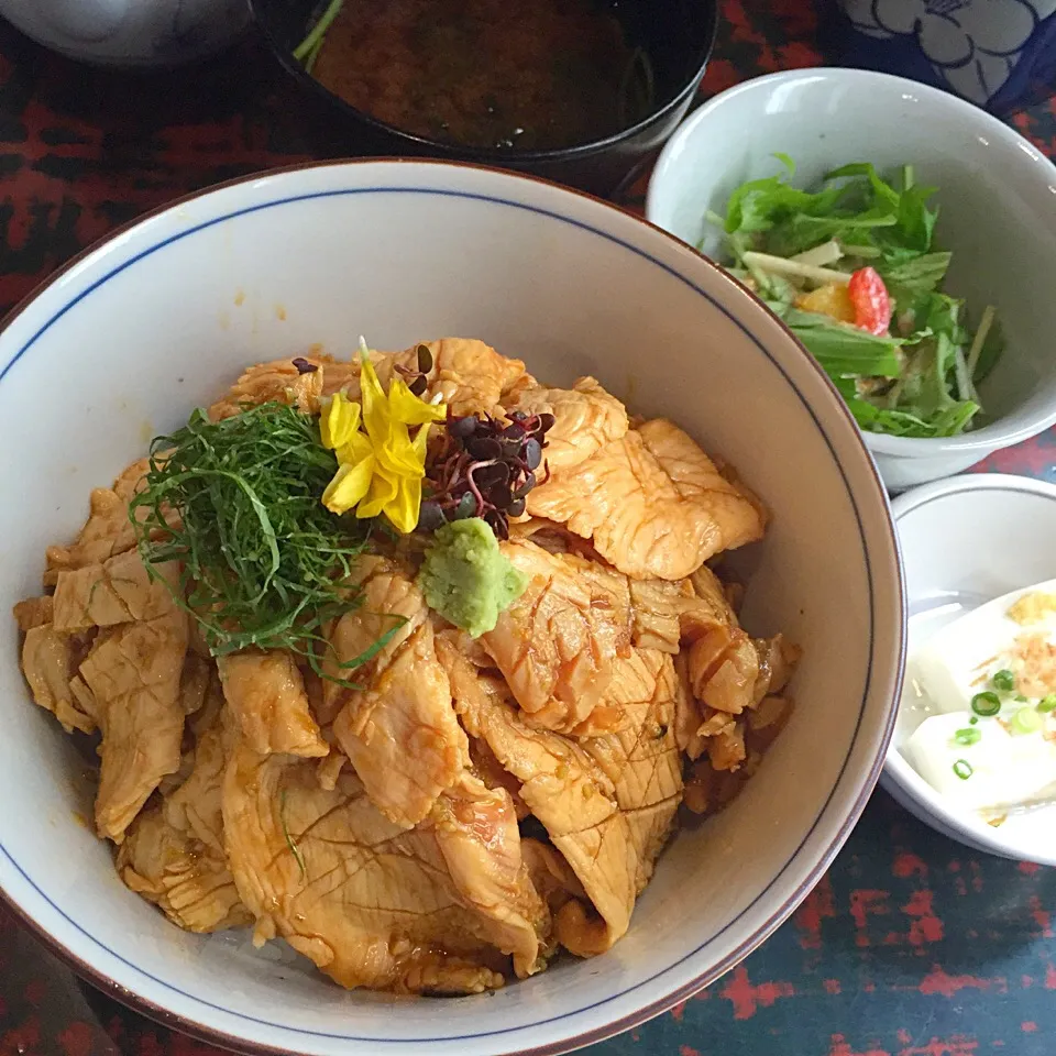 鳥わさ丼@よね家(水天宮前)|塩豚骨さん