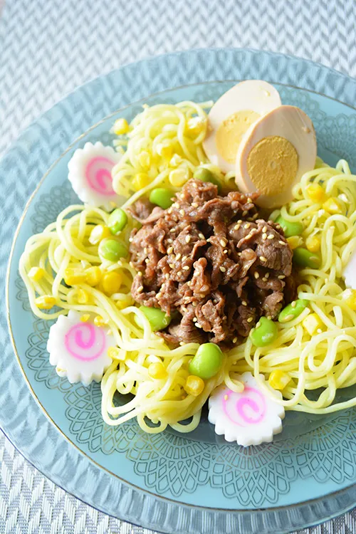 金魚の肴2015イチオシ夏麺その10　スタミナごまだれ牛肉のっけ地鶏旨味つゆ焼きラーメン #うちバル #金魚の肴|青山金魚さん