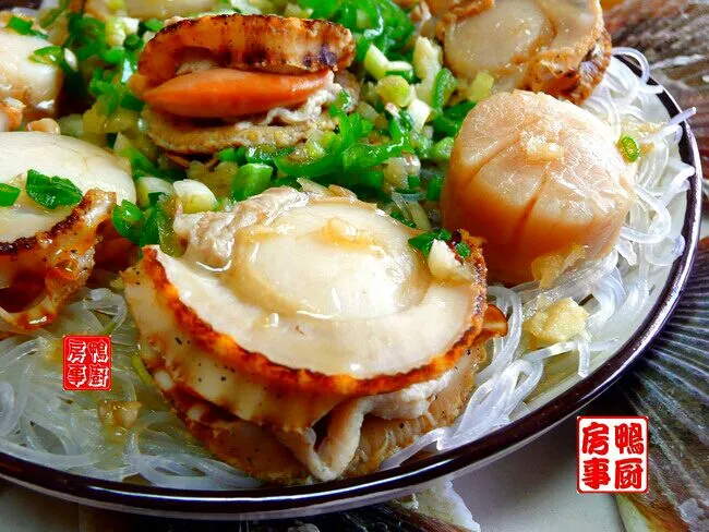 Snapdishの料理写真:steamed scallop|steven z.y.さん