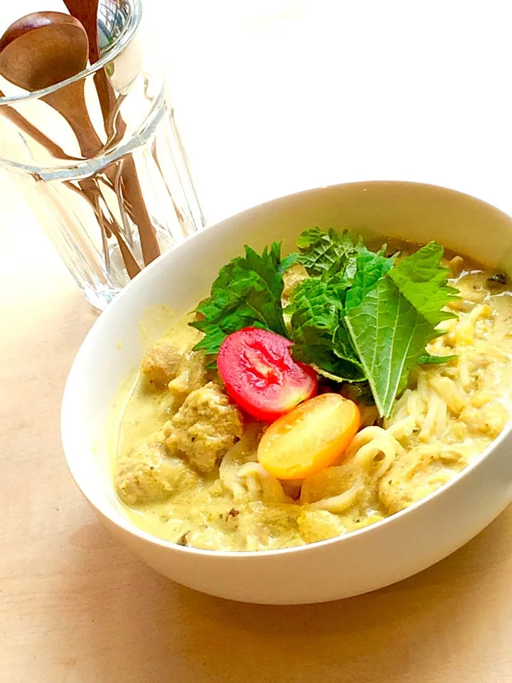 Green curry noodles. グリーンカレー麺 #cflat #cafe #OSAKA|心斎橋  C Flat Cafeさん